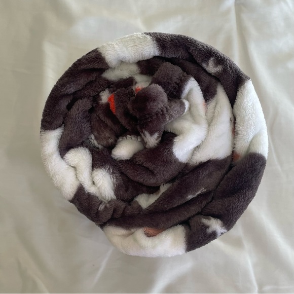 BLANKET - New without tags Santa fleece blanket - Picture 3 of 6